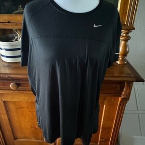 Nike Women's Black Short Sleeve Tee